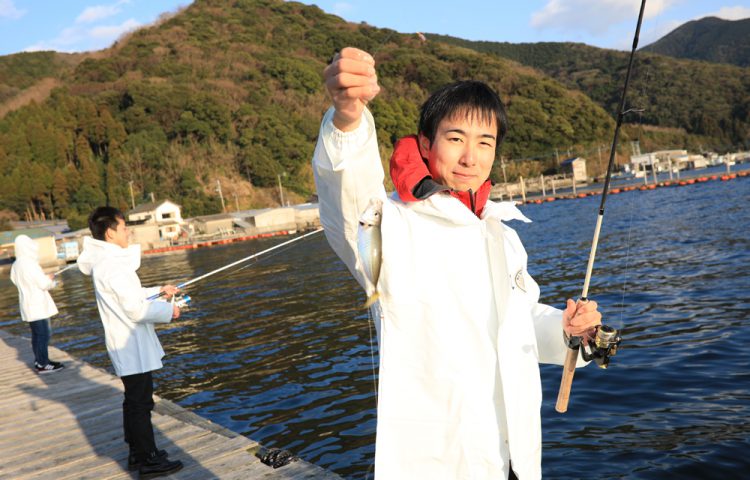 魚釣り体験の写真